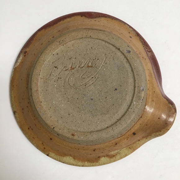 Studio Art Pottery Saucer Bowl Spout Burgundy Tan Speckle SIGNED Wheat Stoneware - Picture 16 of 16